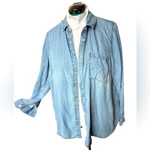 Forever 21 Light Blue Denim Button-Up Shirt Women Sz 2X